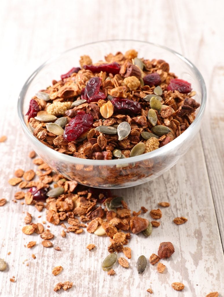 Homemade Crunchy Granola (with oats, nuts, seeds & dried fruit)