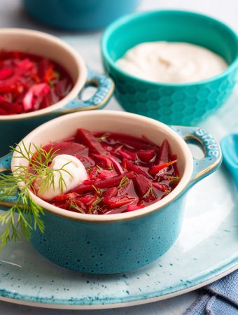 Beet borscht with vegan sour cream