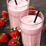 Strawberry-vanilla maca smoothie