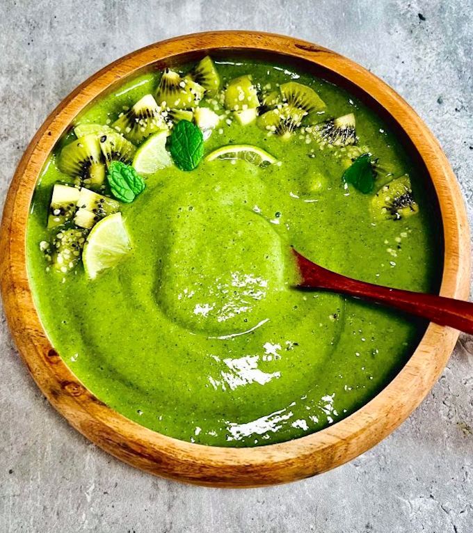 Kiwi Smoothie Bowl