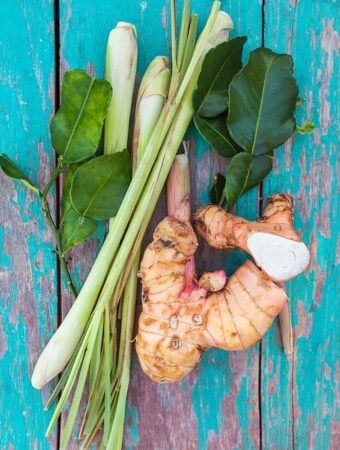 Fresh Galangal, Lemongrass, Makrut Lime Leaves